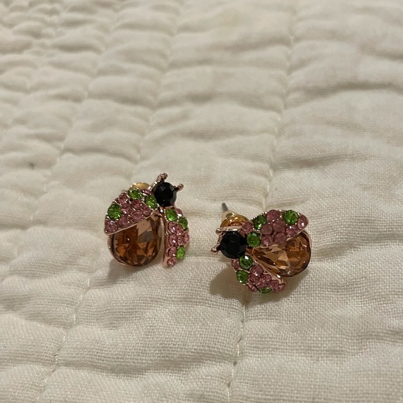 2/$20 NEW Ladybug Earrings - Picture 4 of 6
